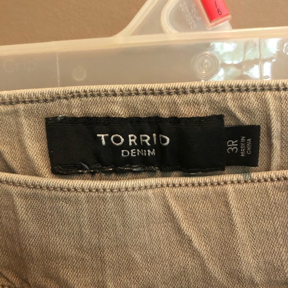 Torrid Khaki Pull On Bootcut Jeans Size 3X - Picture 3 of 6